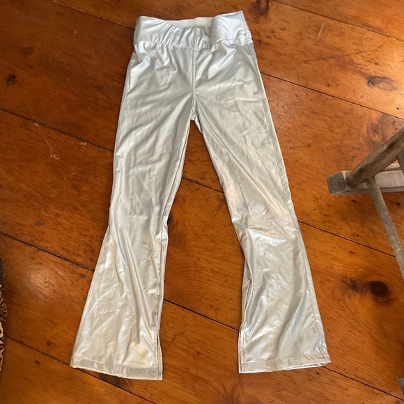 Show Me Your Mumu Silver Nashville Pull On Flares Faux Leather Size Medium - Picture 5 of 13